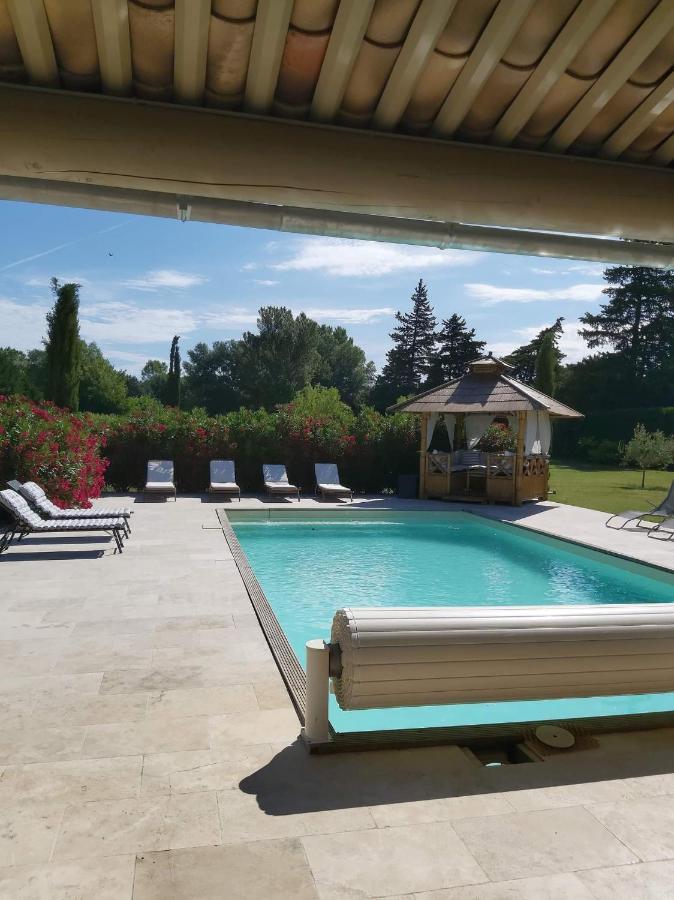 Studio Au Calme Avec Piscine Et Toutes Les Commodites Necessaires Le Thor Ngoại thất bức ảnh